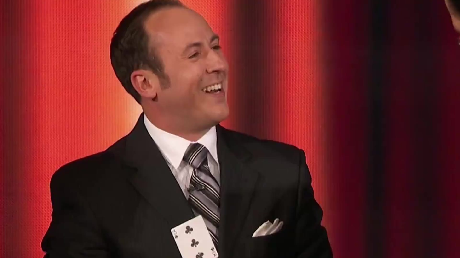 Kostya Kimlat performing for Penn and Teller on the Fool Us stage